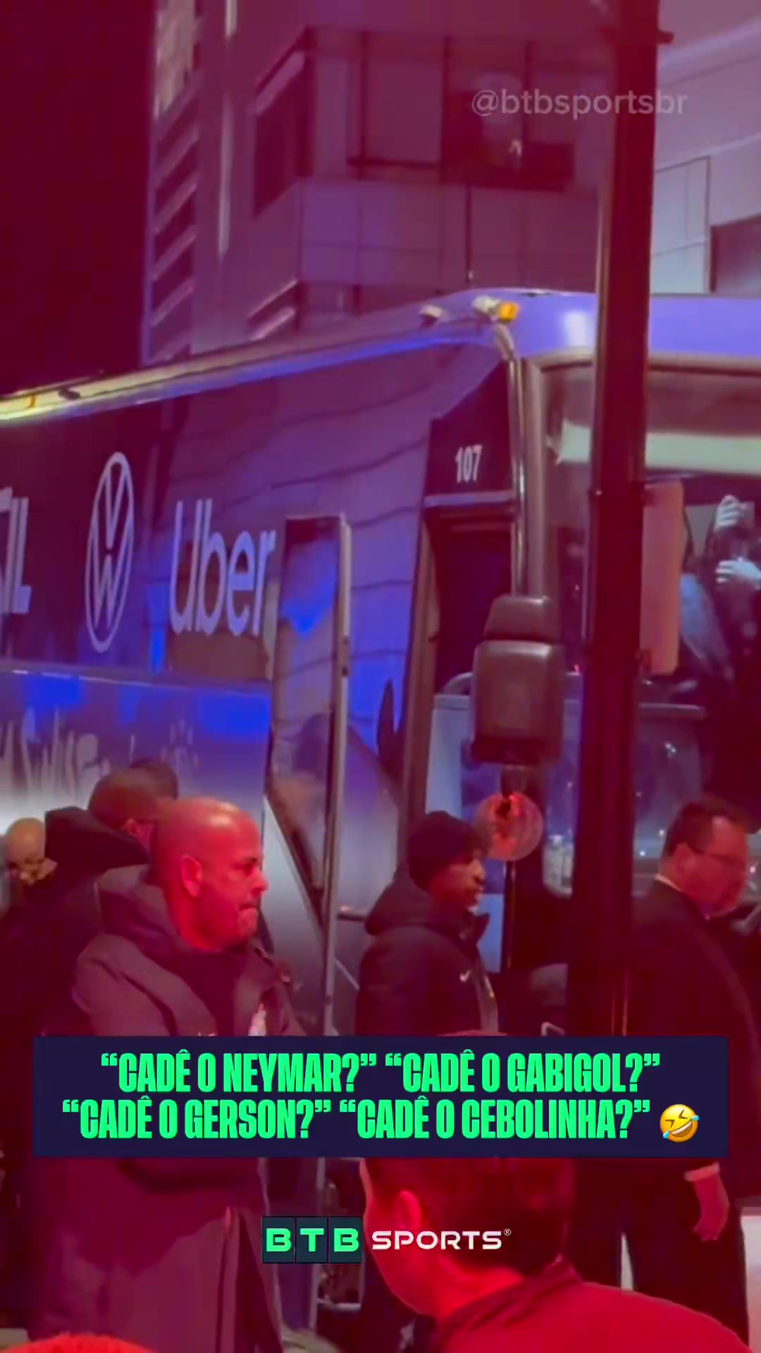 乐鱼app-世界杯带不带？巴西队抵达波士顿，迎接的球迷高喊"内马尔在哪？"